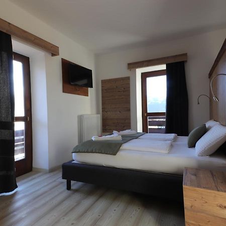 Hotel Alla Rocca Varena Zewnętrze zdjęcie