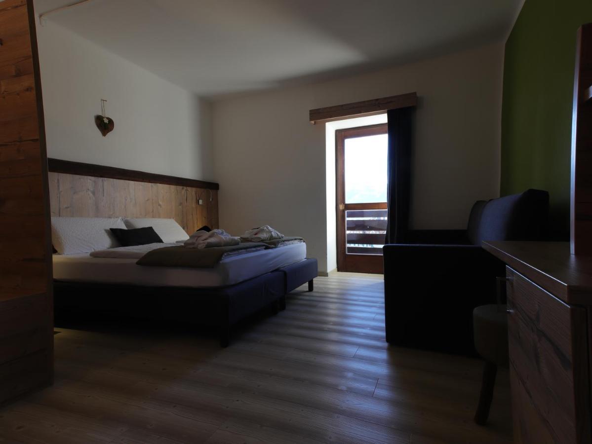 Hotel Alla Rocca Varena Zewnętrze zdjęcie
