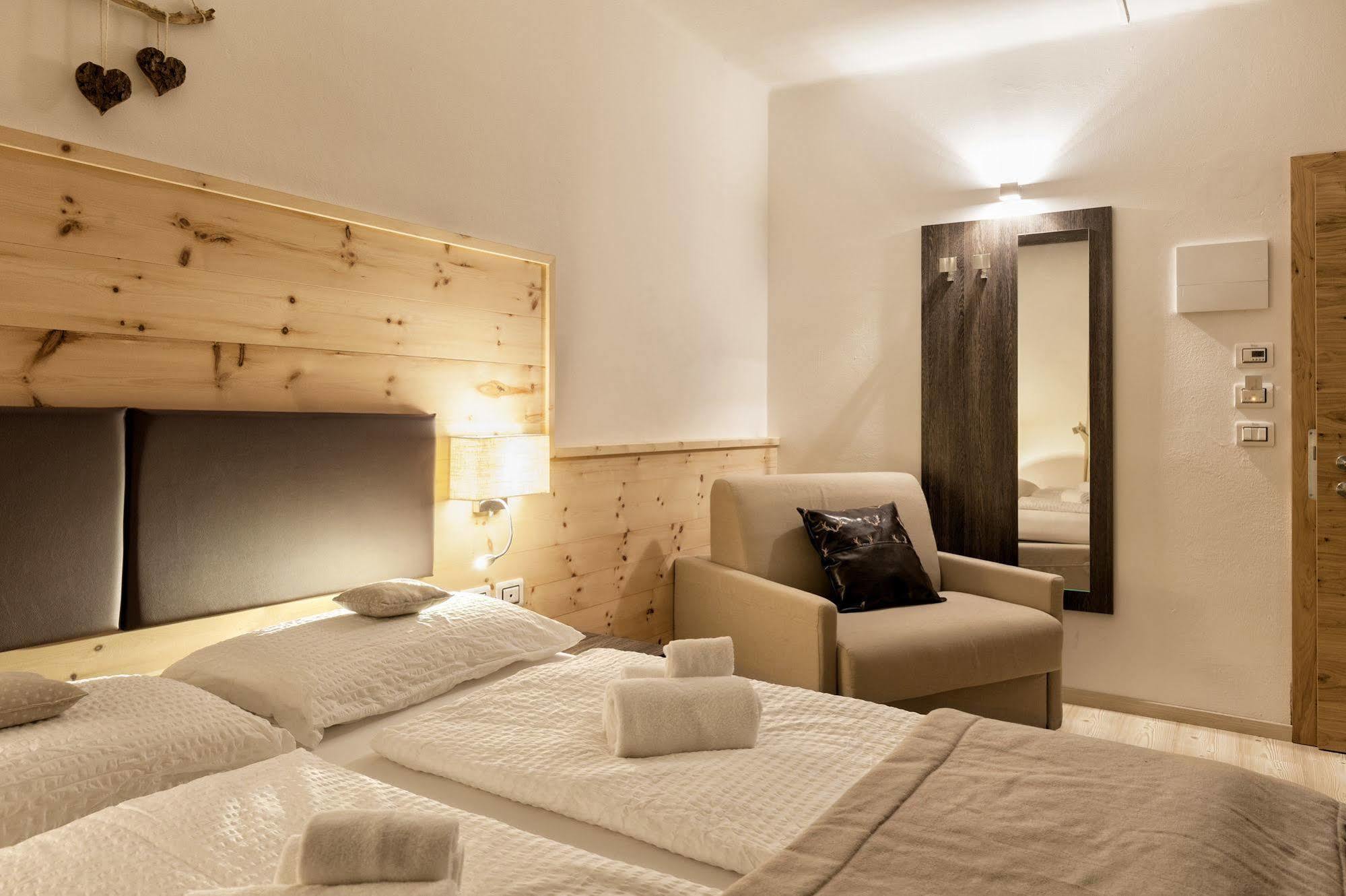 Hotel Alla Rocca Varena Zewnętrze zdjęcie