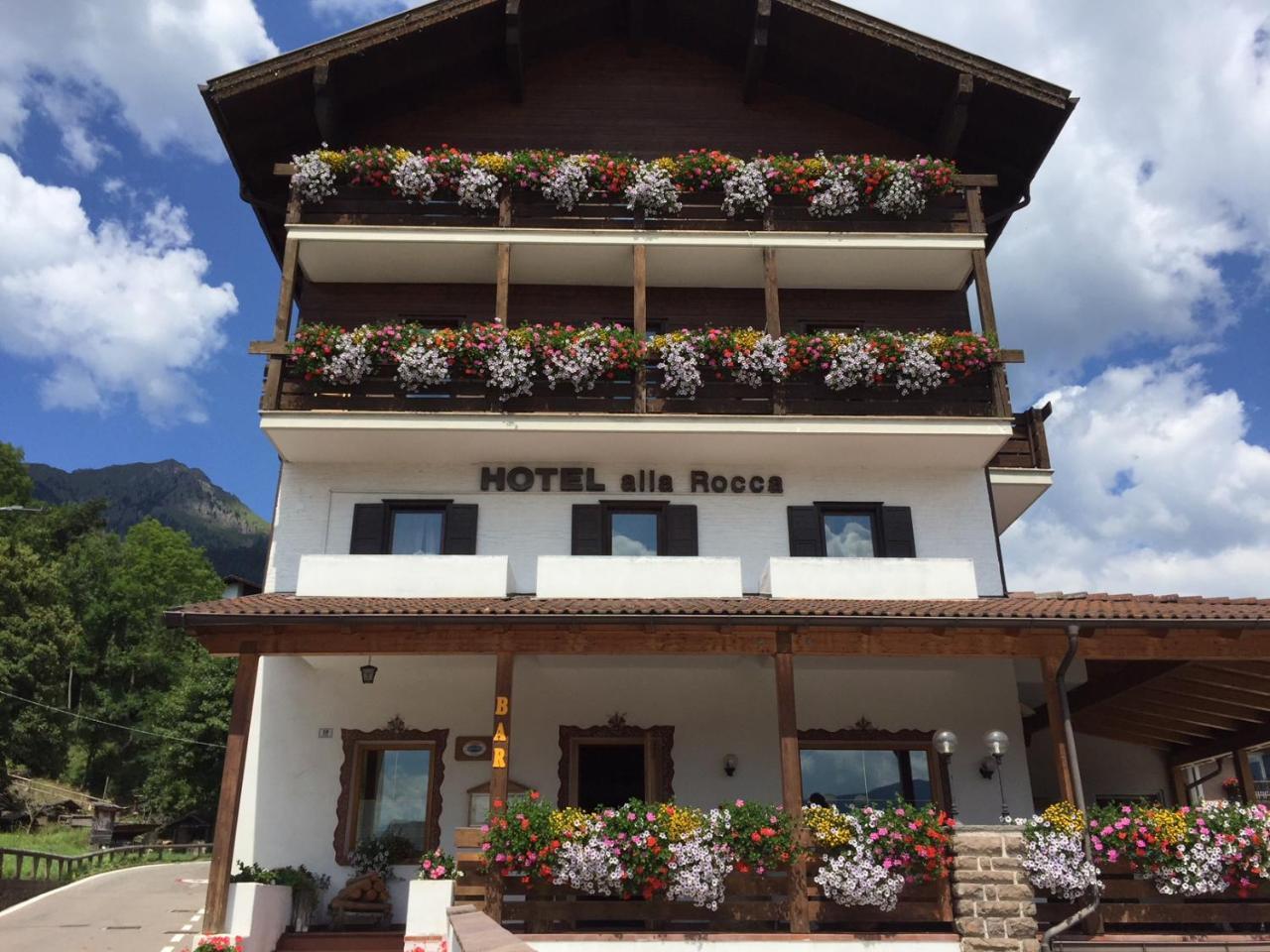 Hotel Alla Rocca Varena Zewnętrze zdjęcie